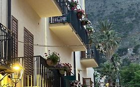 Badia Rooms & Breakfast